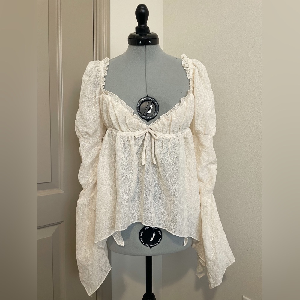 NWT Urban Outfitters Sonet Blouse size S color Ivory